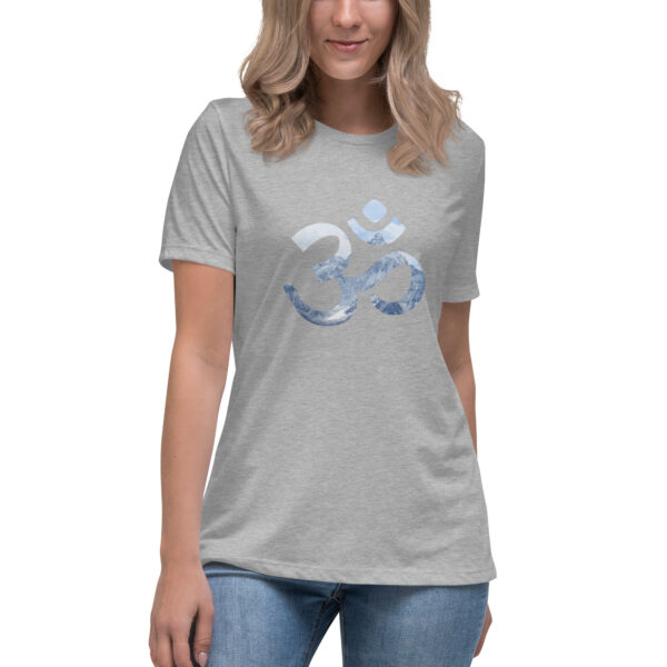 Himalayan Mountains Om Symbol - Yoga T-Shirt - Women's Relaxed Fit T-Shirt - Grey